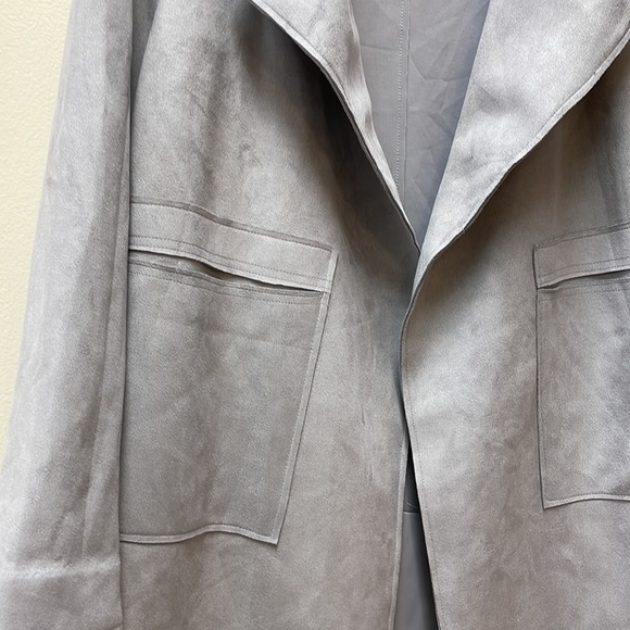 K By Kinnucan’s Adventure Grey Faux Suede Coat!!🔥🔥🔥 - Picture 9 of 16